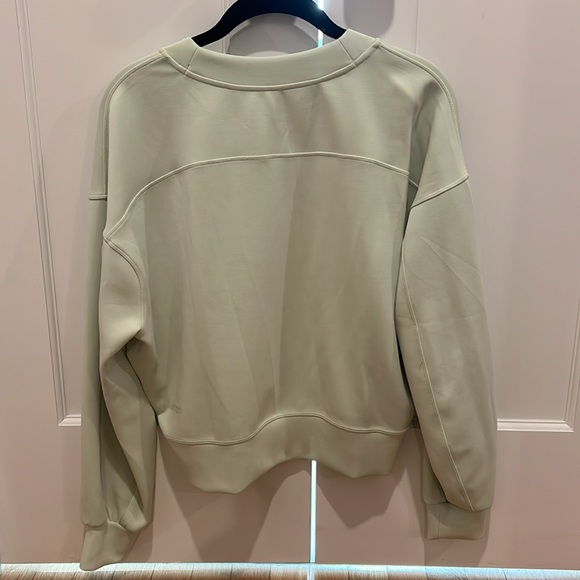 Lululemon Softstreme Perfectly Oversized Cropped Crew Sweatshirt (women’s) - Picture 4 of 6